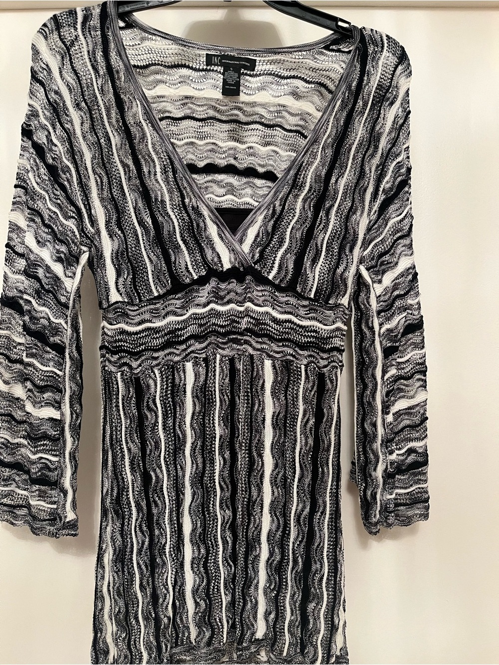 INC International Concepts Black & White Wave-Stripe V-Neck Tunic Top
